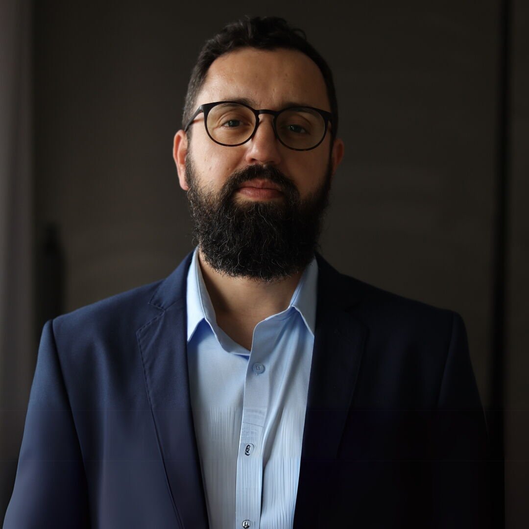 Vitor Silveira, trainer de PNL e hipnose